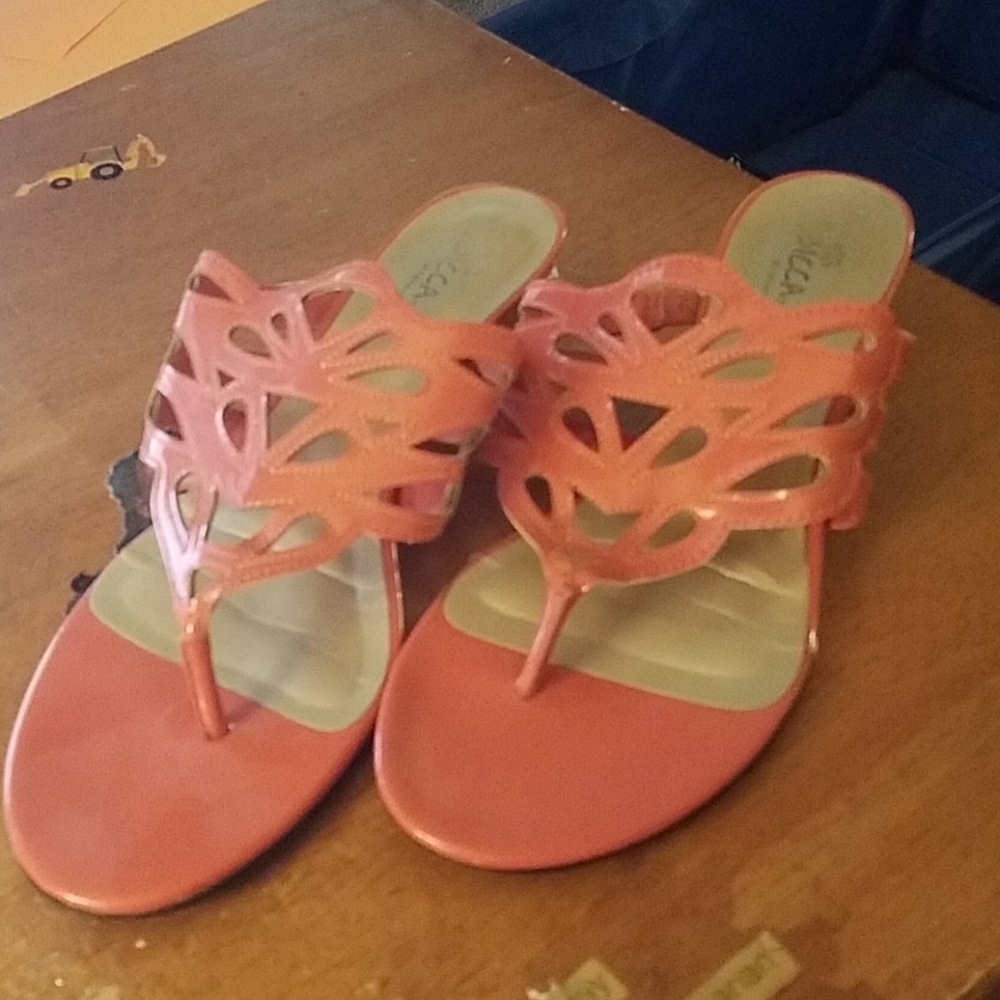 Sbicca 9W Slide Sandal 1.5" Heel Coral